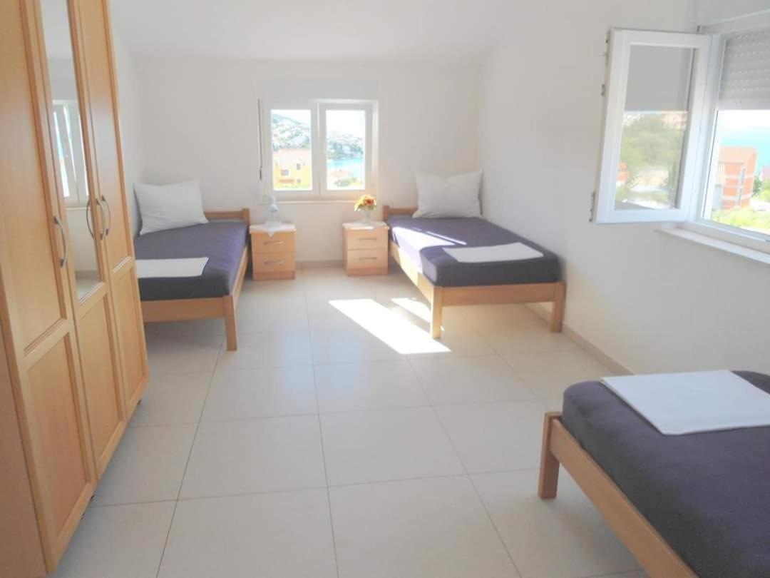 Apartments Slavica Trogir Ruang foto