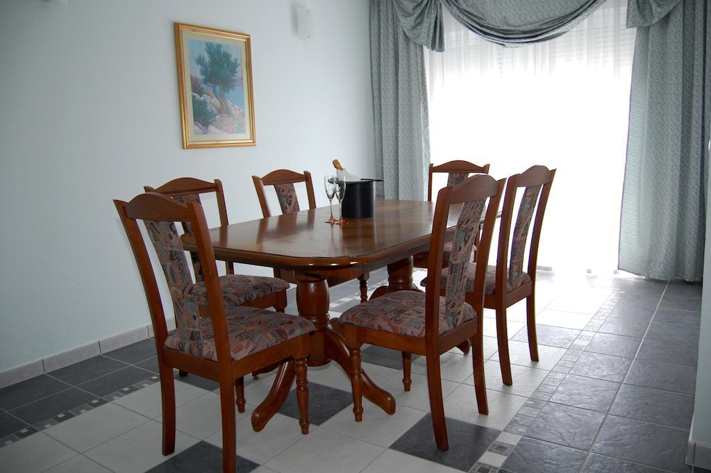Apartments Slavica Trogir Ruang foto
